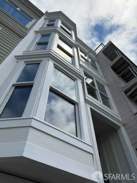 12 Reno Place