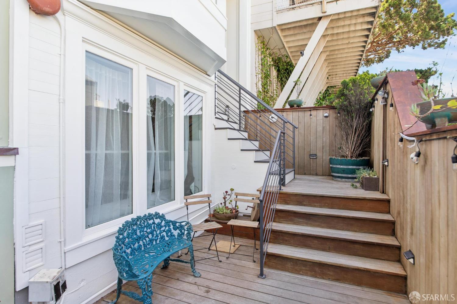 12 Reno Place