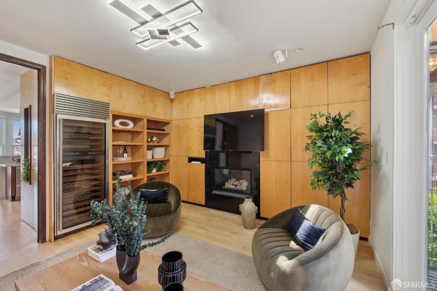 12 Reno Place