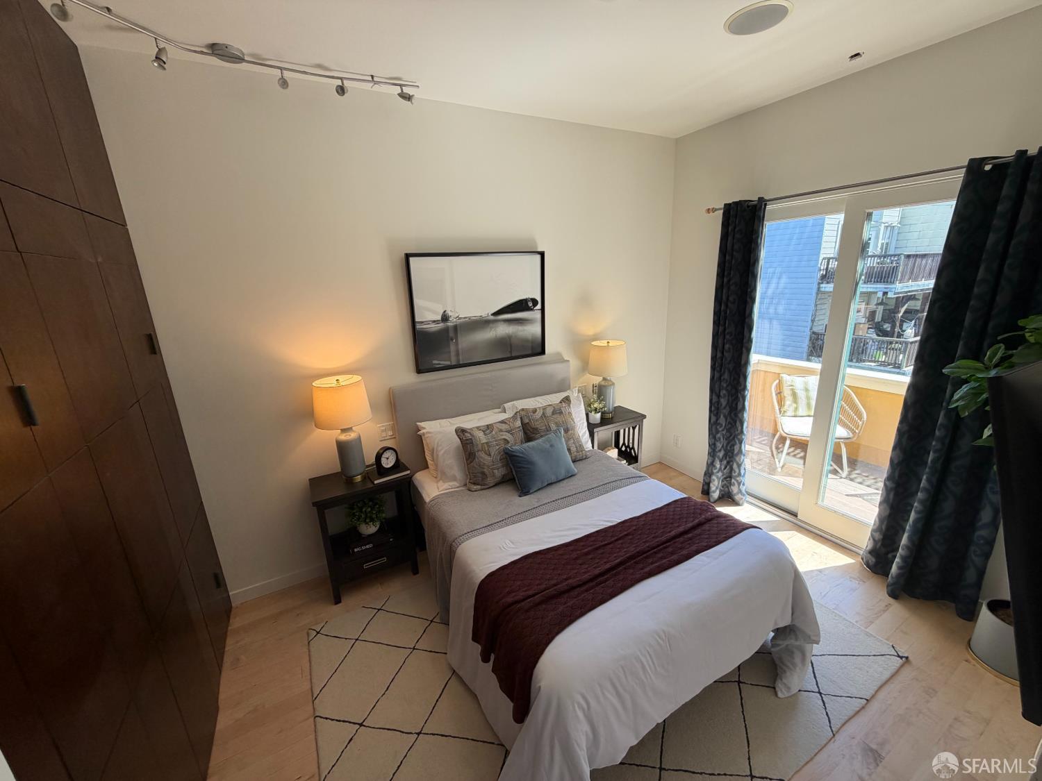 12 Reno Place