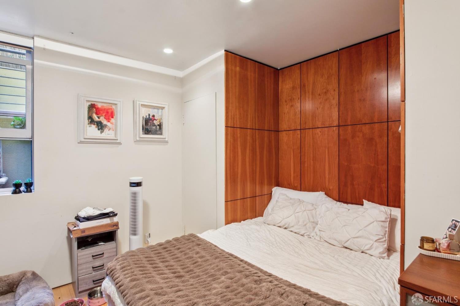 12 Reno Place