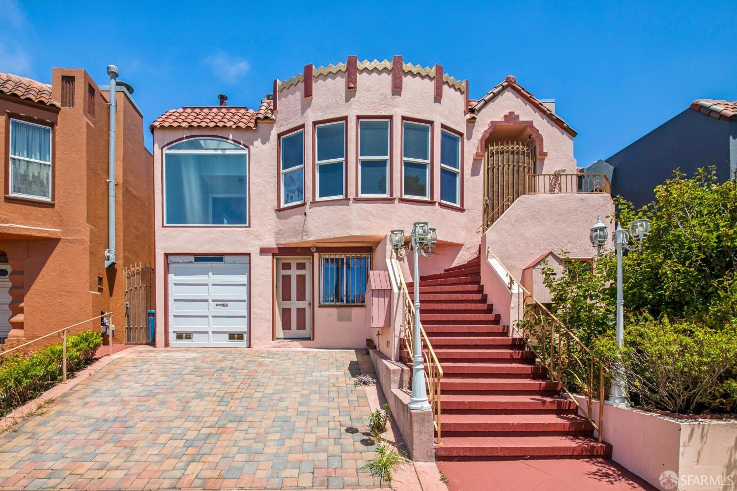 77 Benton Avenue