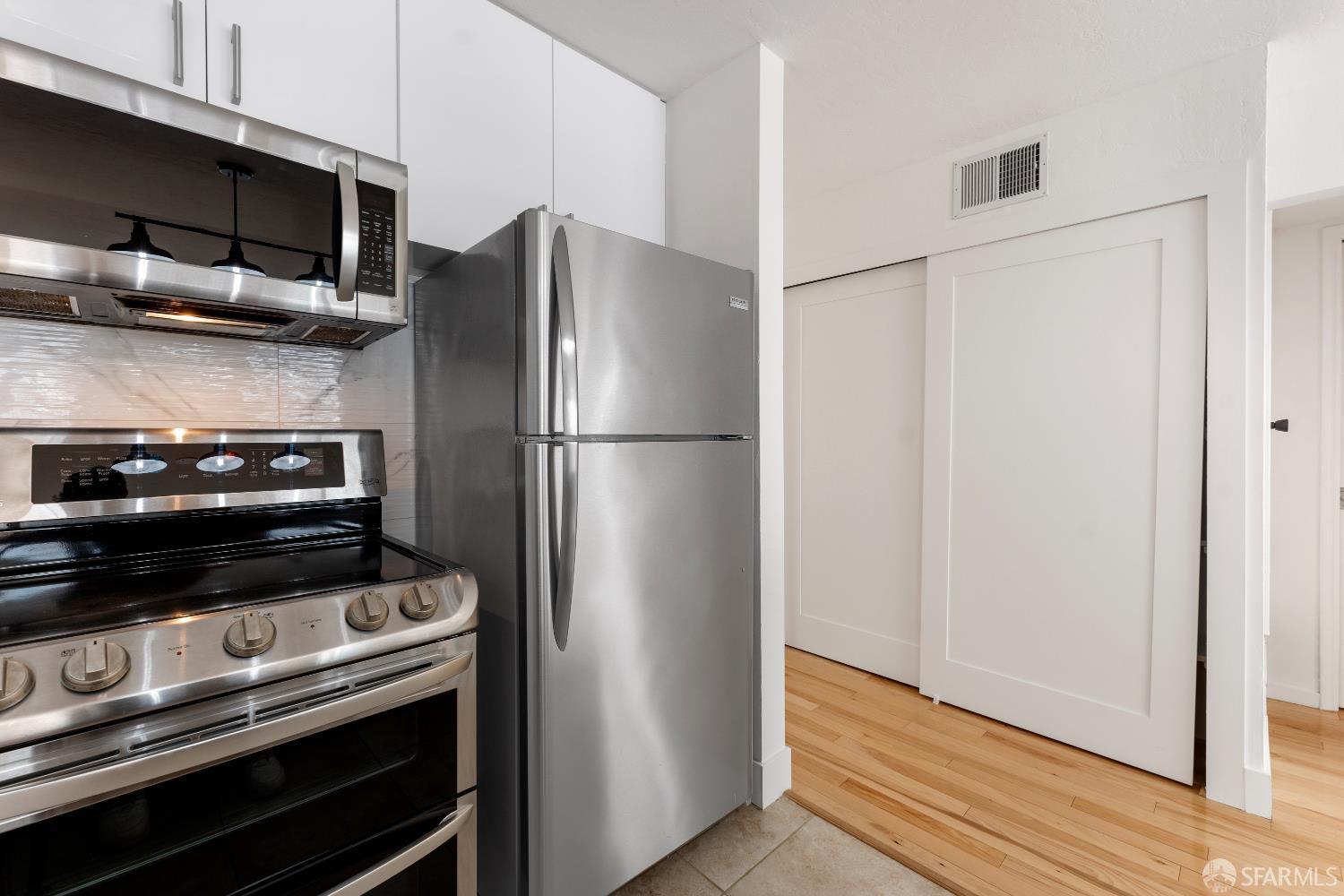 1425 Lakeside Drive # 209