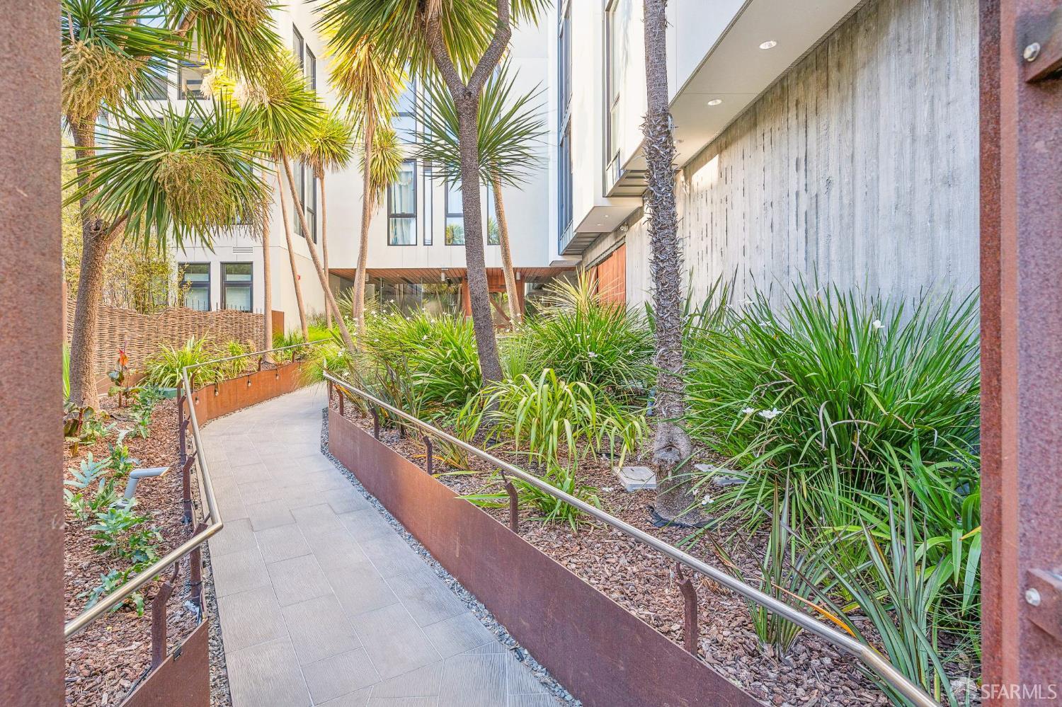 300 Ivy Street # 304