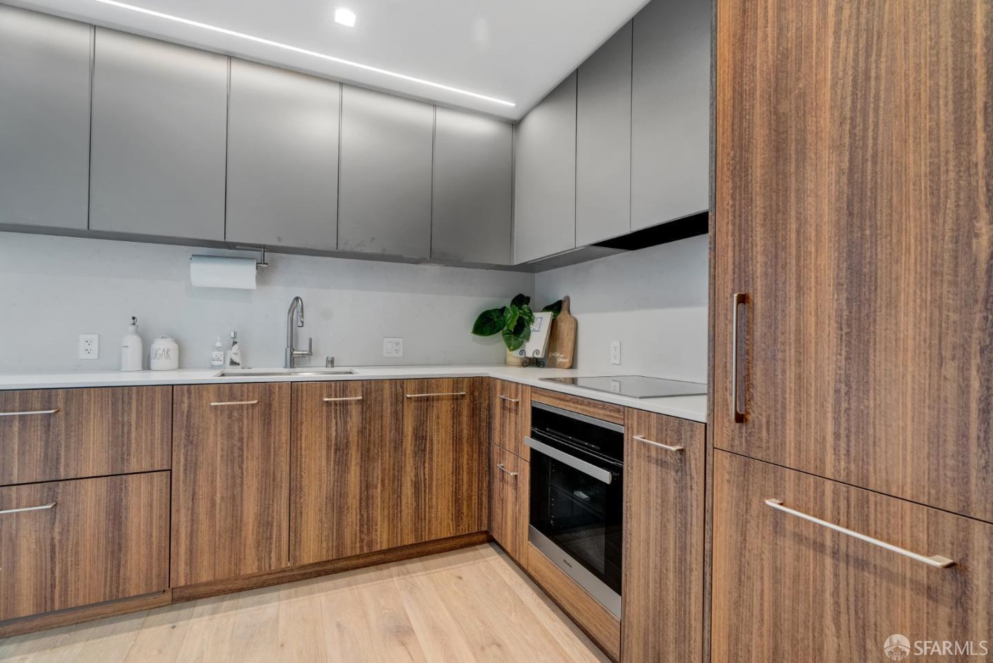 280 Spear Street # 28H