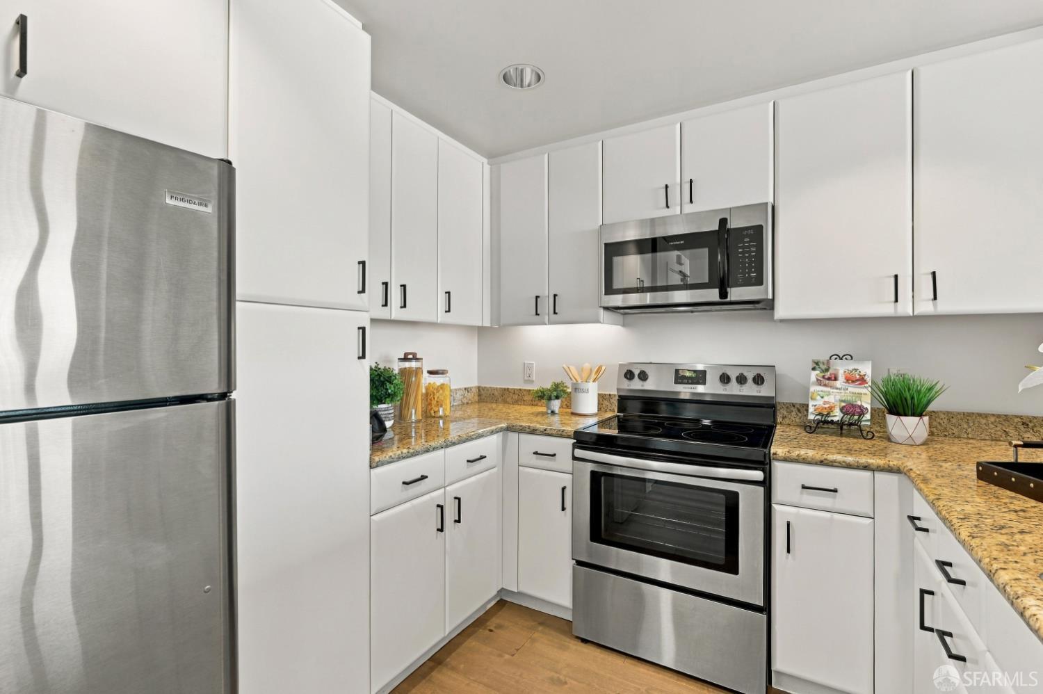 260 King Street # 909