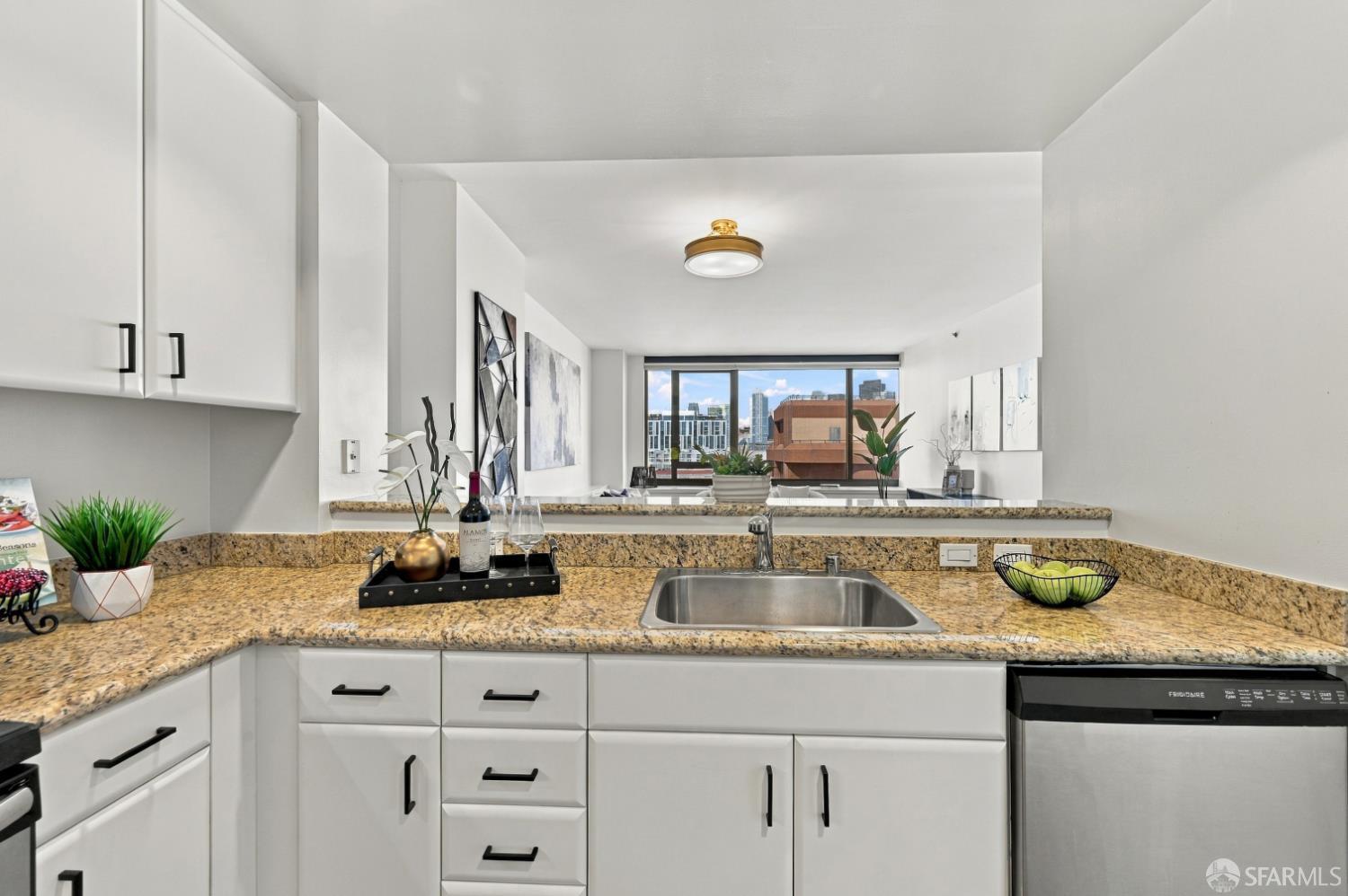 260 King Street # 909