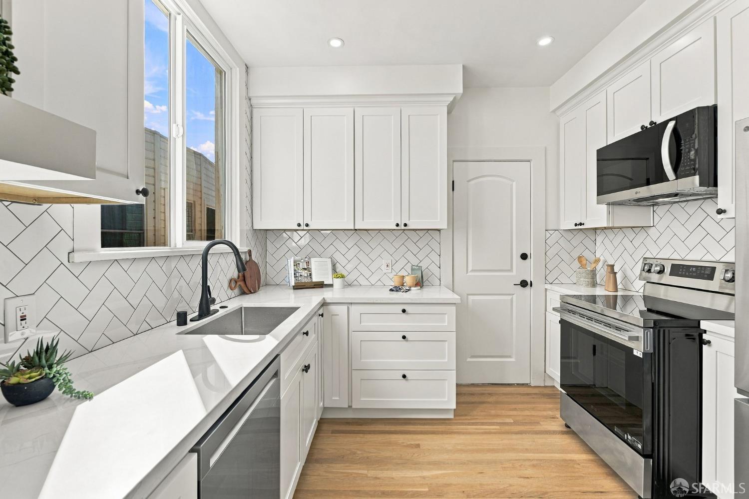 1915 Laguna Street # 3