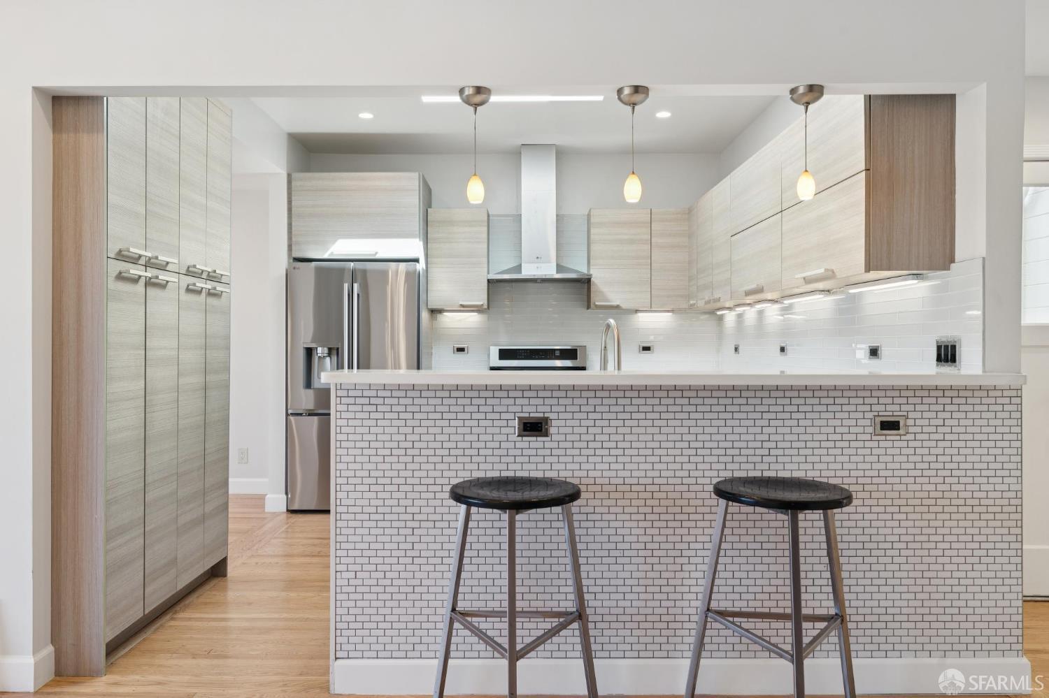 3015-3017 Irving Street