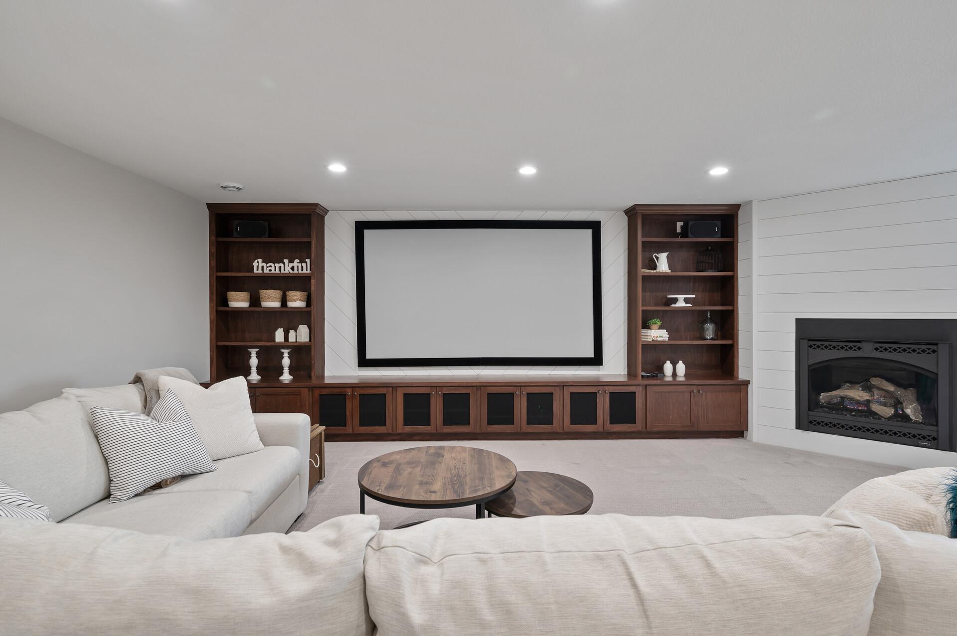 19289 Hilldale Avenue