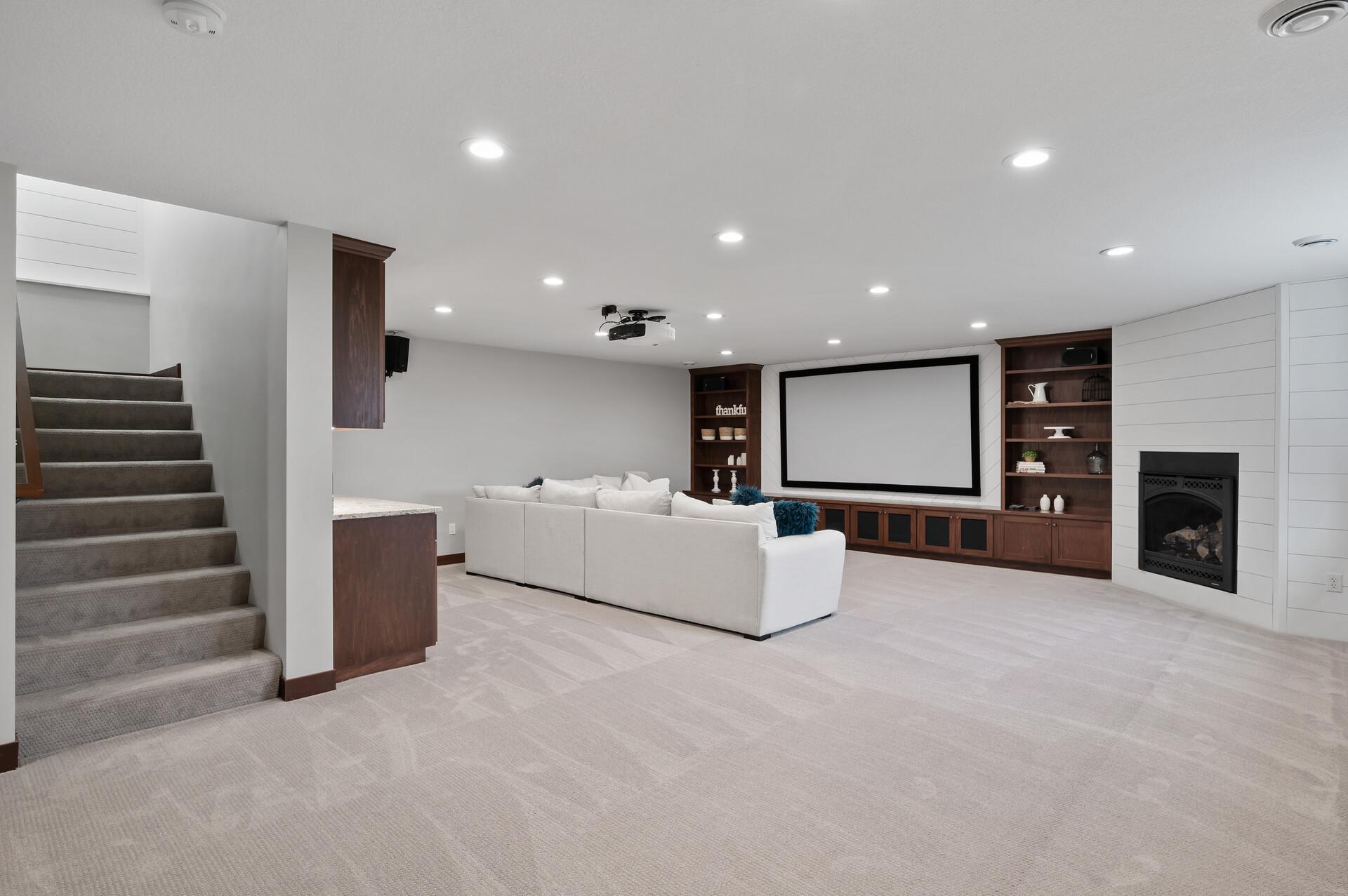 19289 Hilldale Avenue