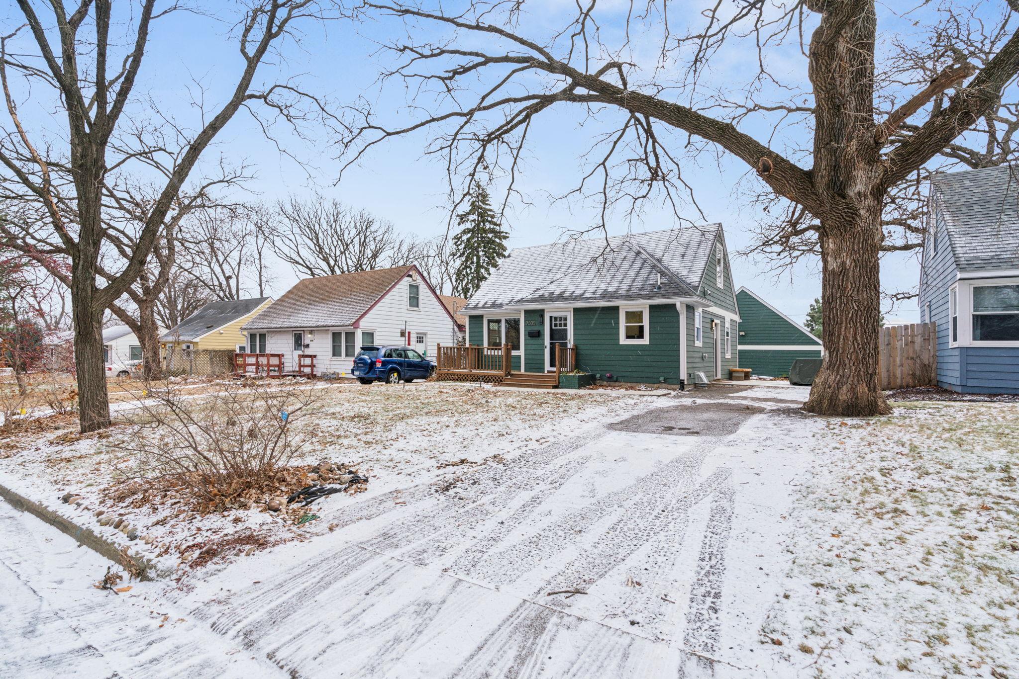 7505 Edgebrook Drive