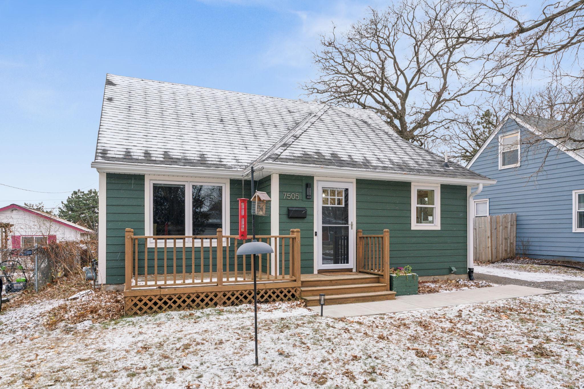 7505 Edgebrook Drive
