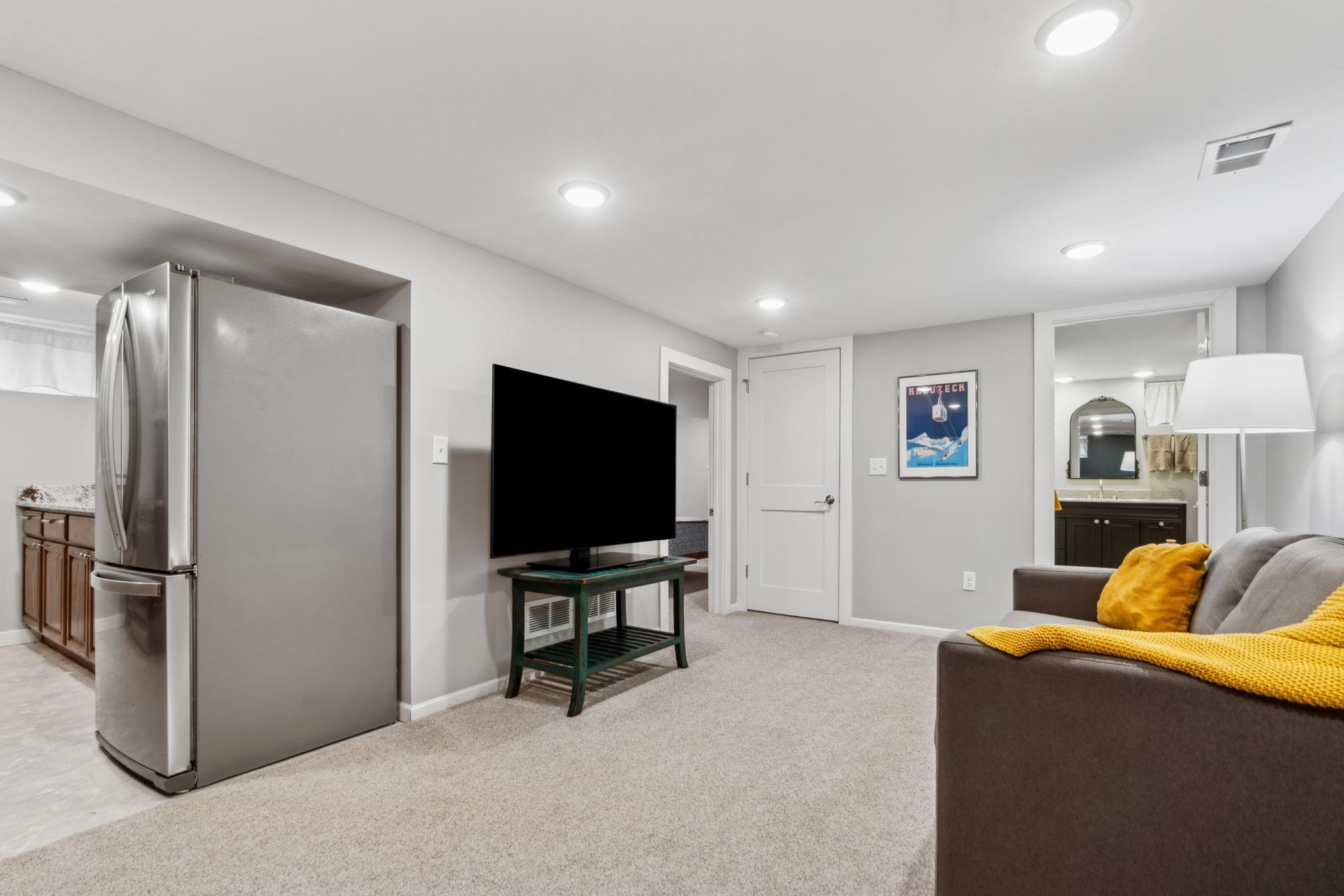 7505 Edgebrook Drive