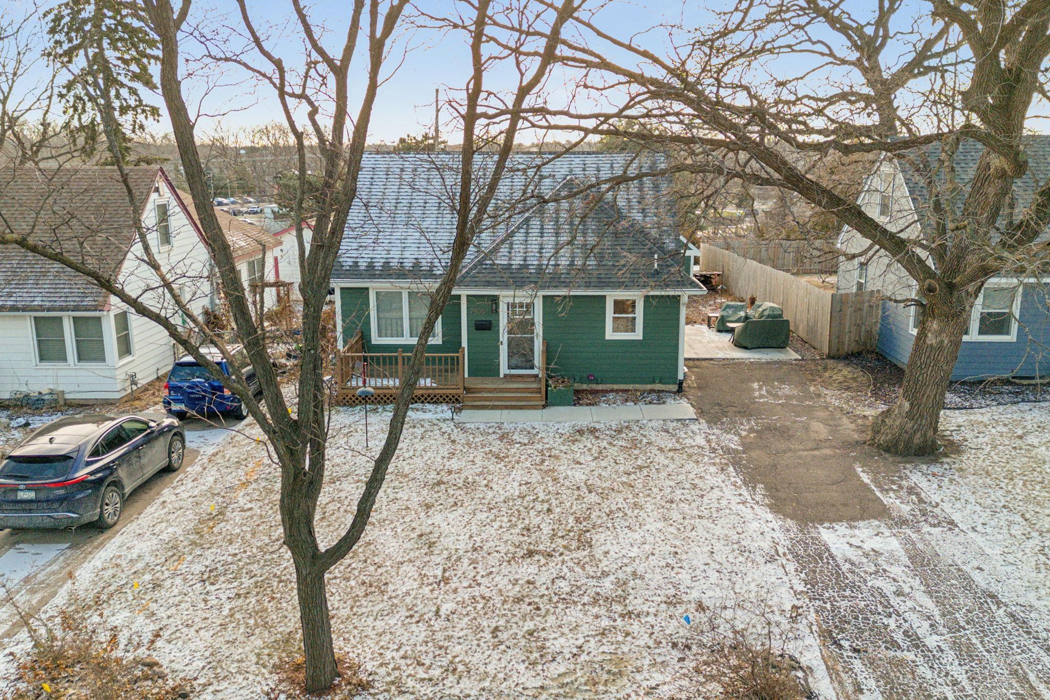 7505 Edgebrook Drive