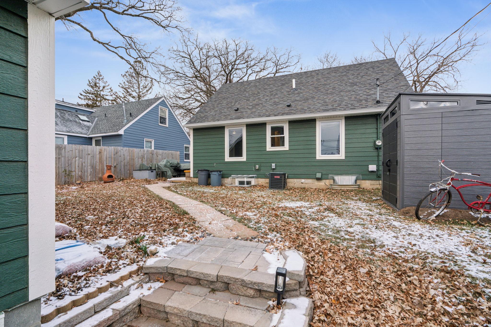 7505 Edgebrook Drive