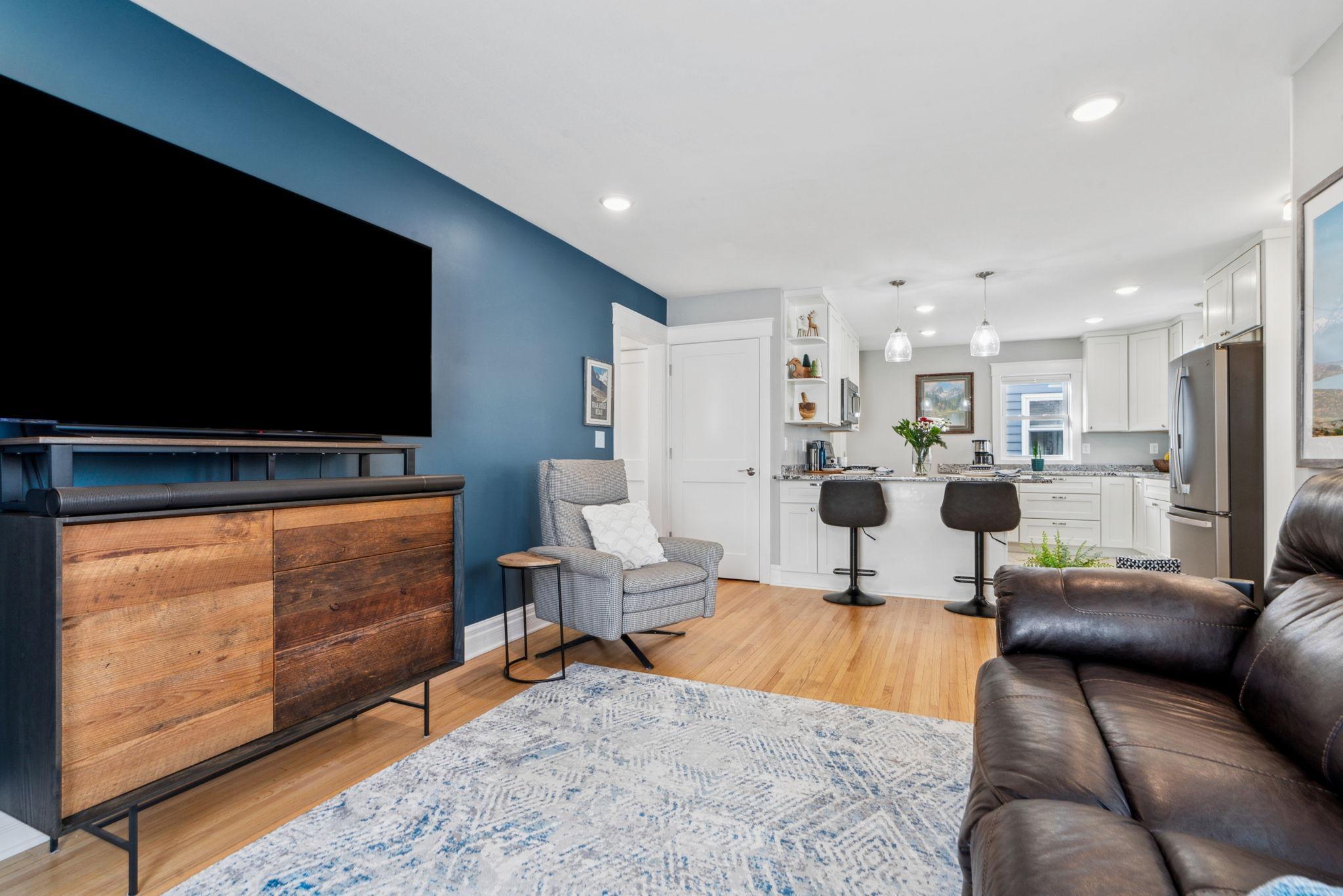 7505 Edgebrook Drive