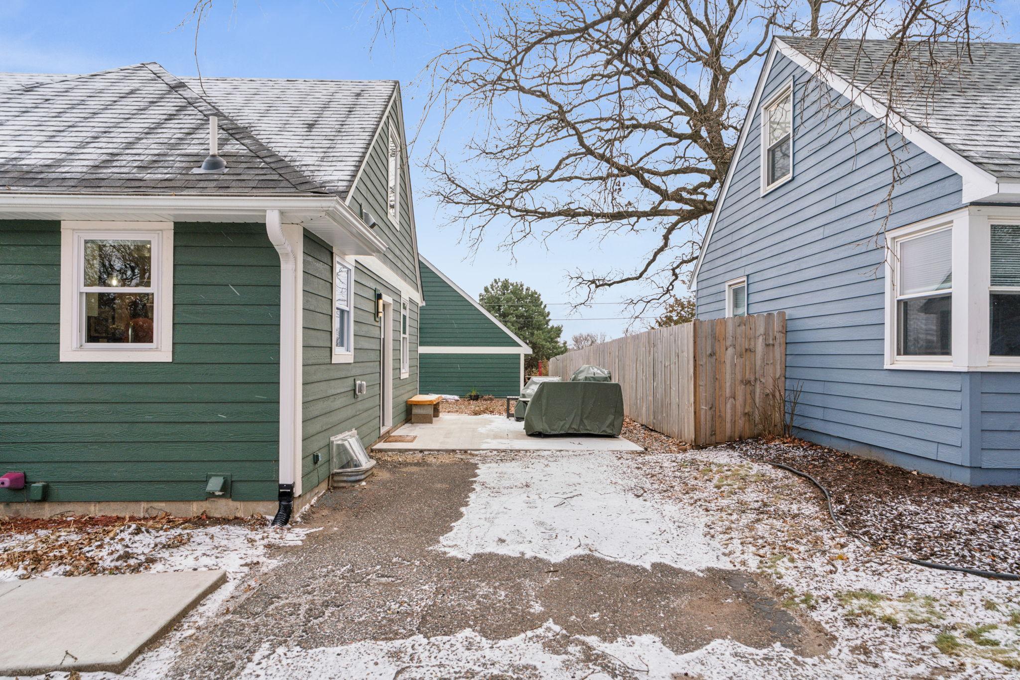 7505 Edgebrook Drive