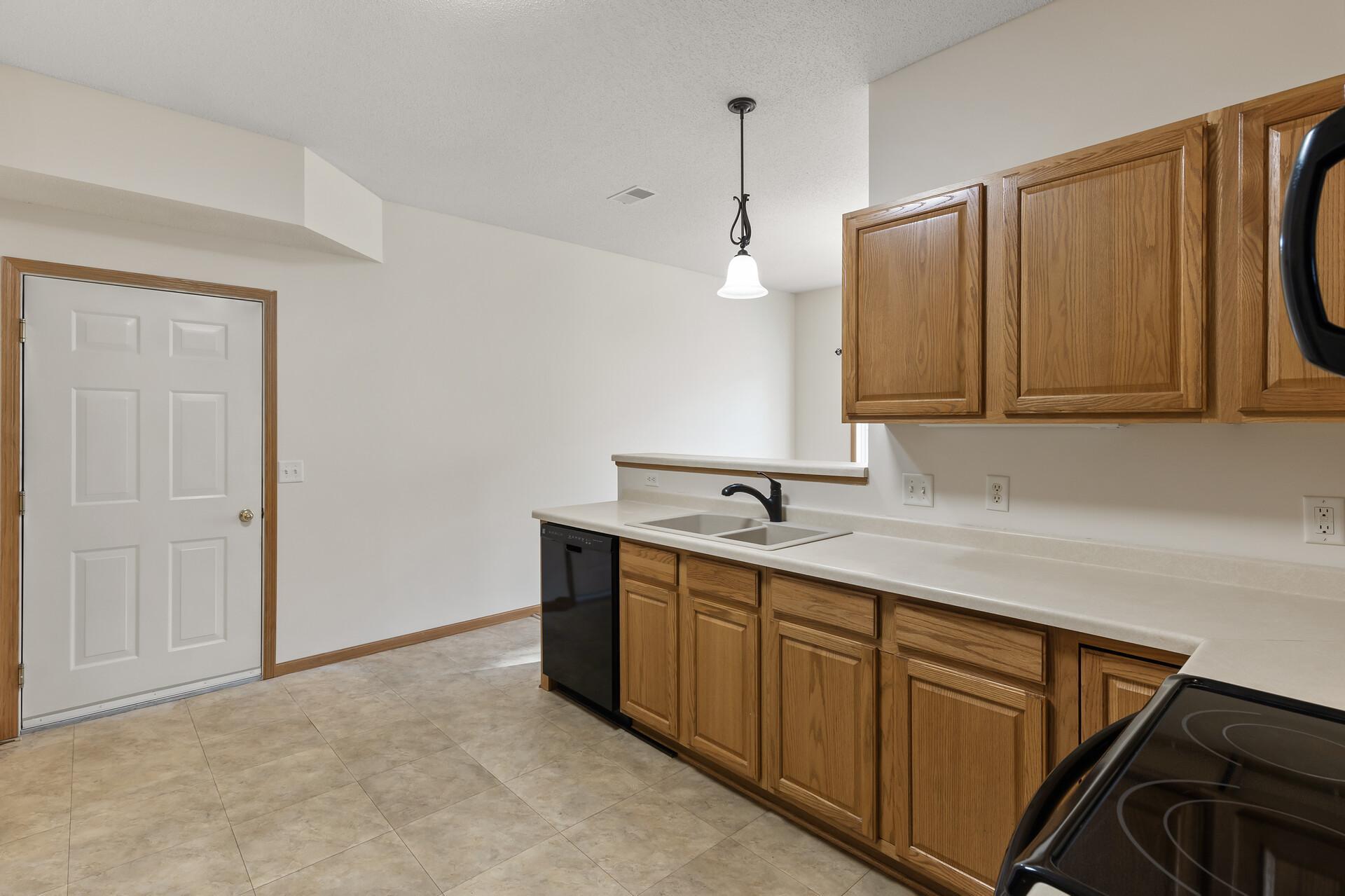 15723 France Way Unit: 1311