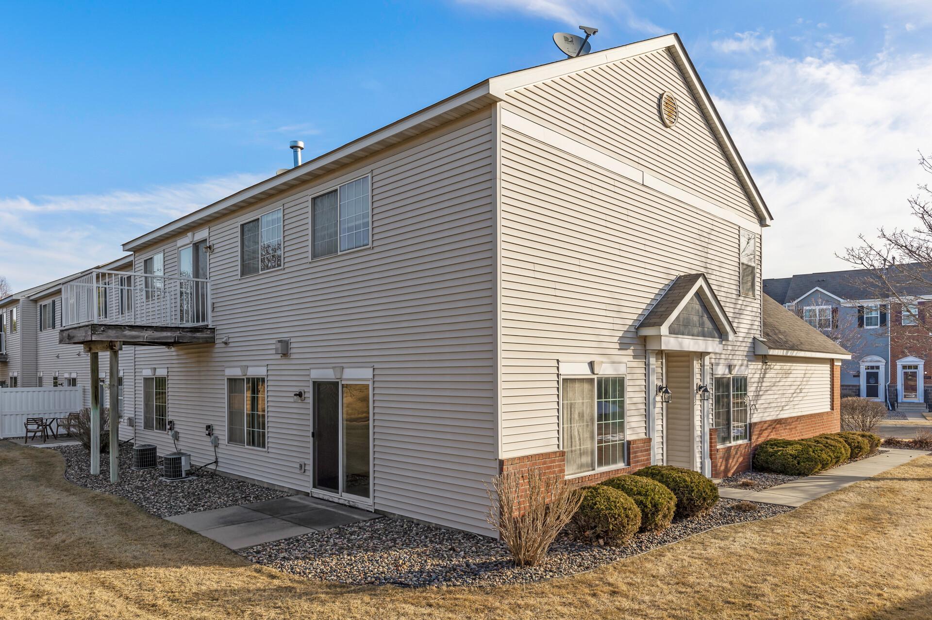 15723 France Way Unit: 1311
