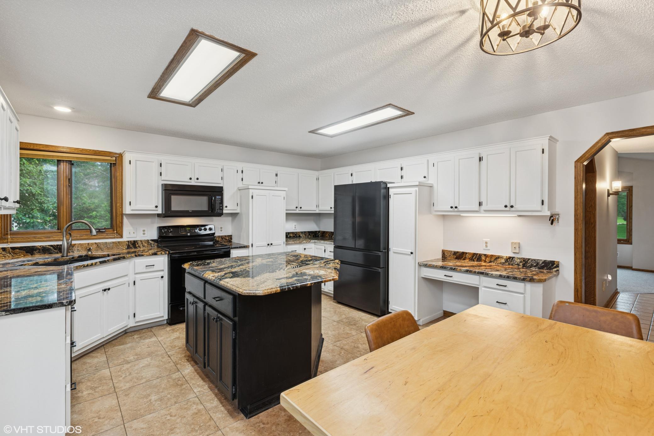 16571 Illinois Avenue