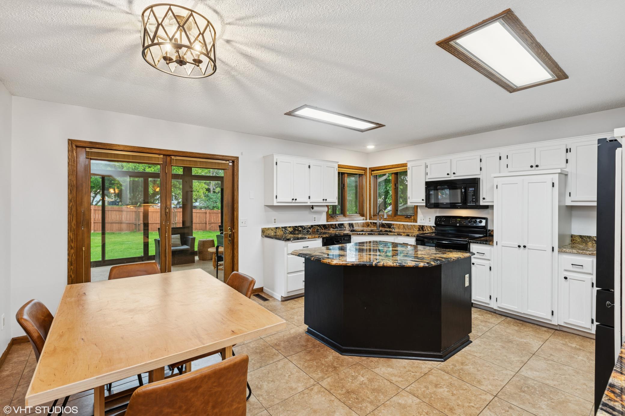 16571 Illinois Avenue