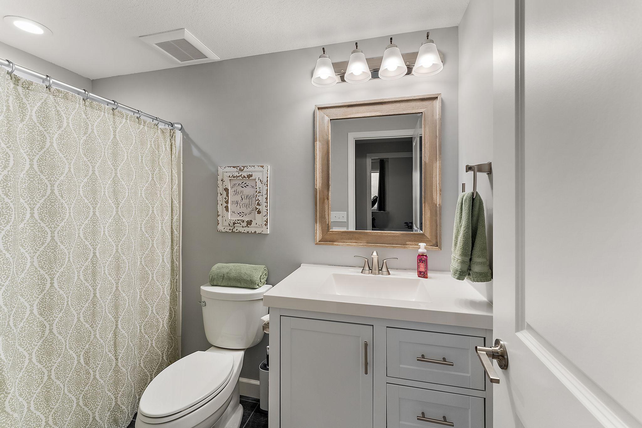 20511 Gunnison Drive