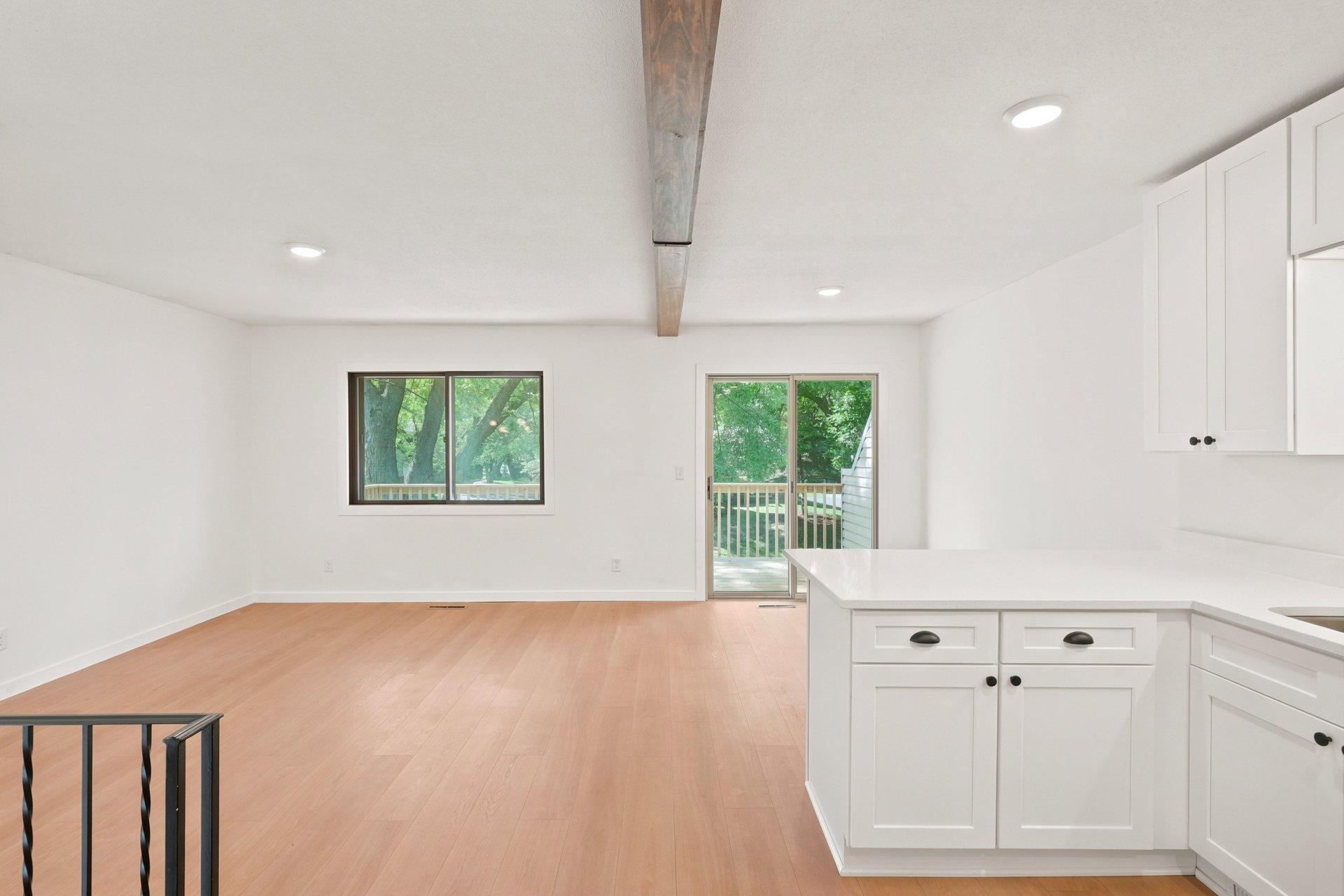 1273 Timbershore Lane