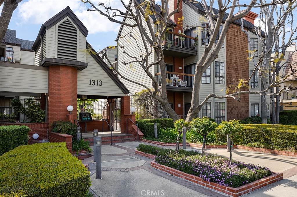 1313 Valley View Road 109