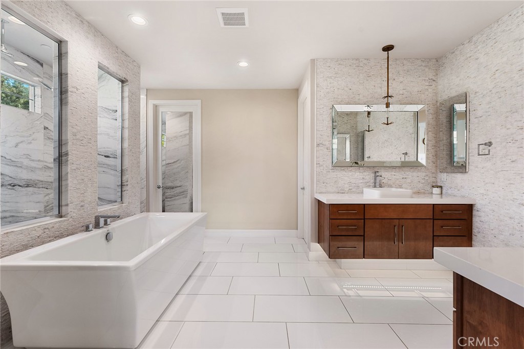 8314 Mariposa Court