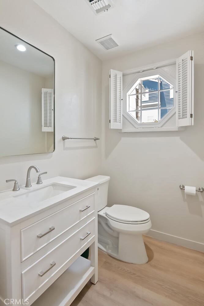 18850 Hatteras Street 5