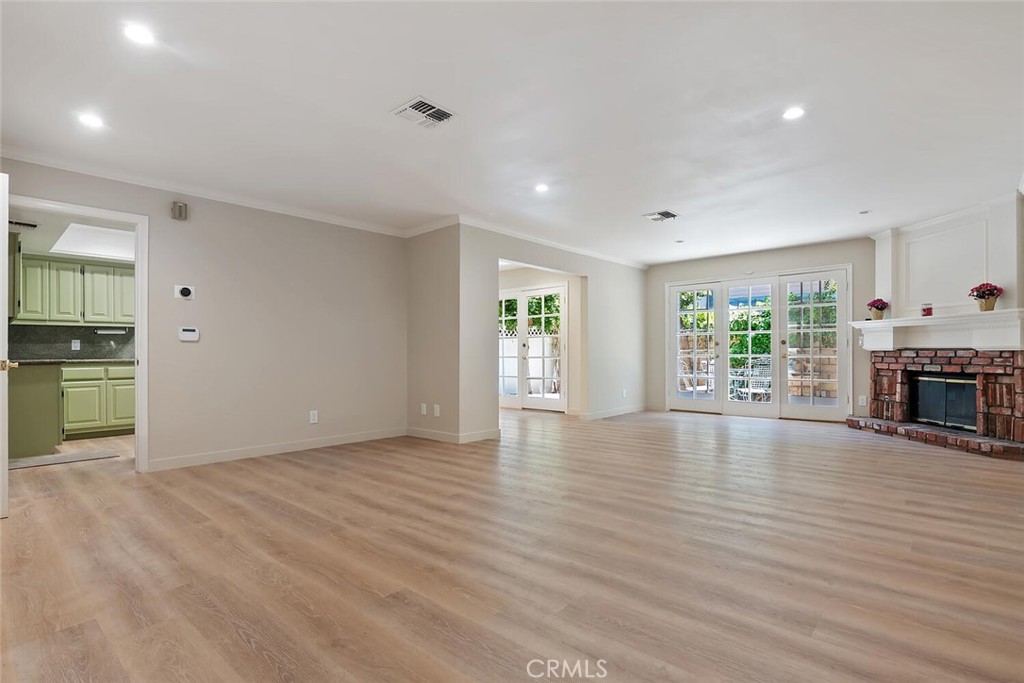 18850 Hatteras Street 5