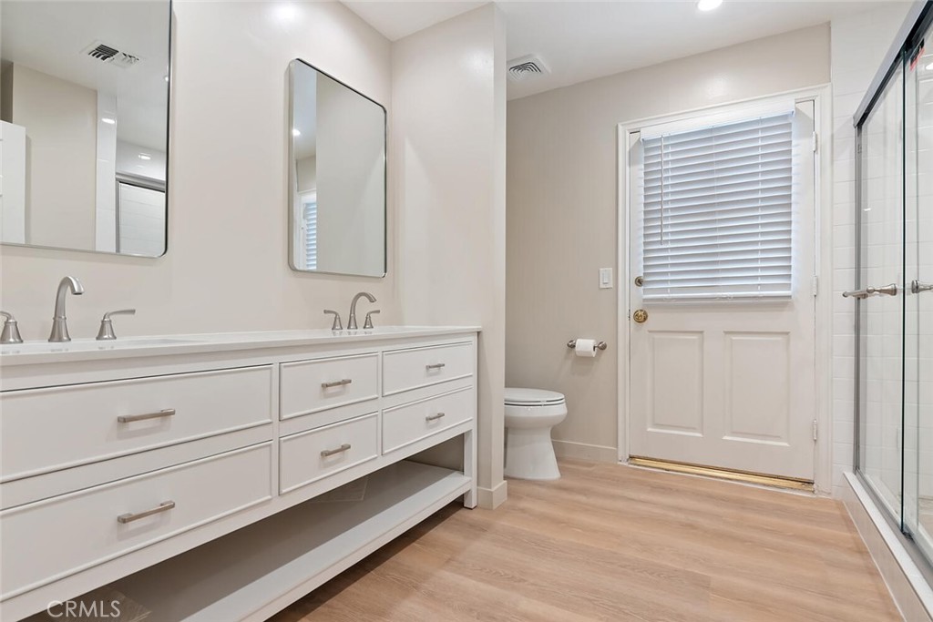 18850 Hatteras Street 5