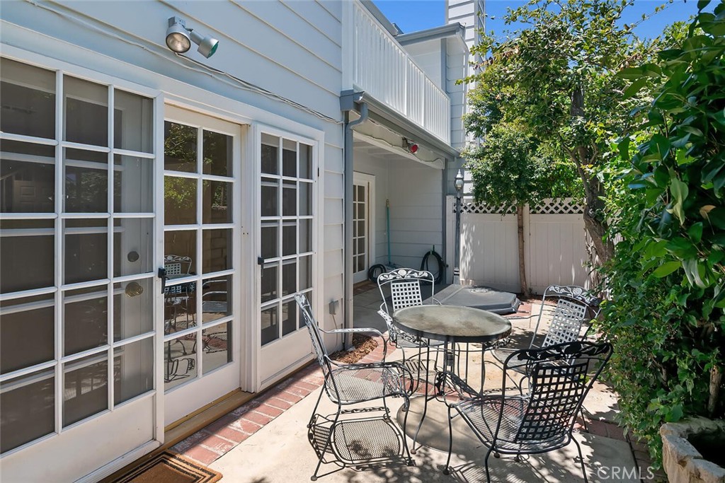 18850 Hatteras Street 5