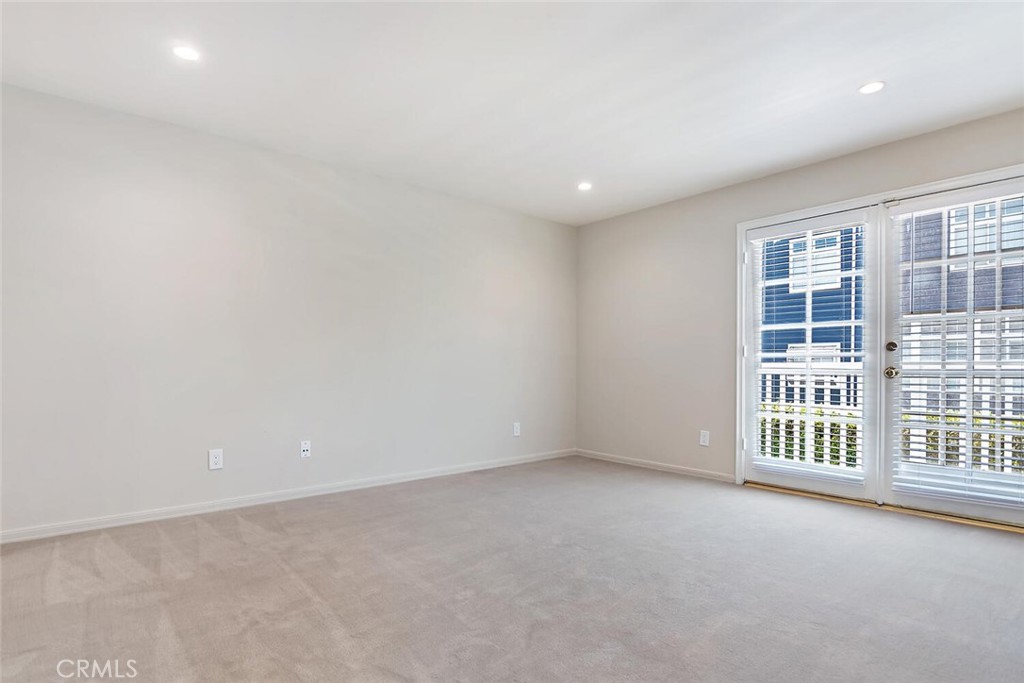 18850 Hatteras Street 5