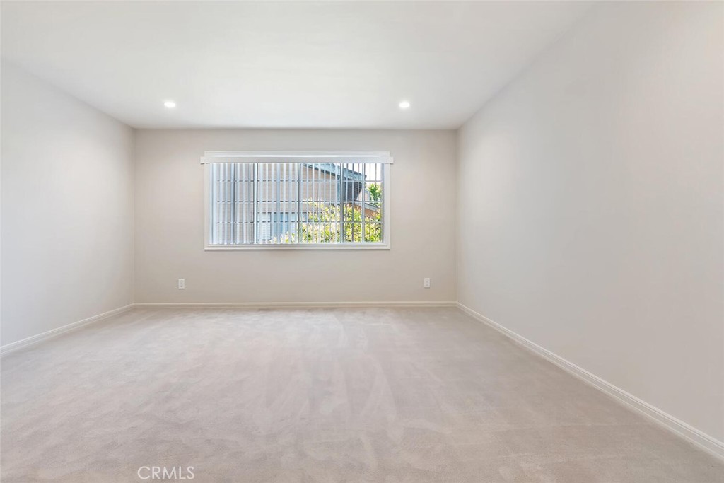 18850 Hatteras Street 5