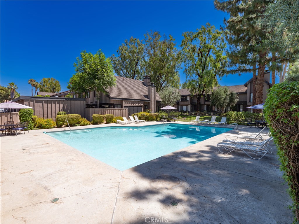 9757 Reseda Boulevard 71