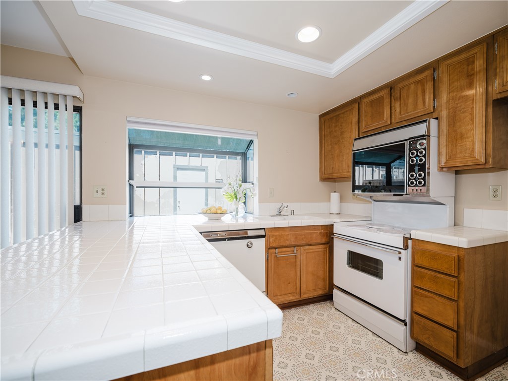 9757 Reseda Boulevard 71