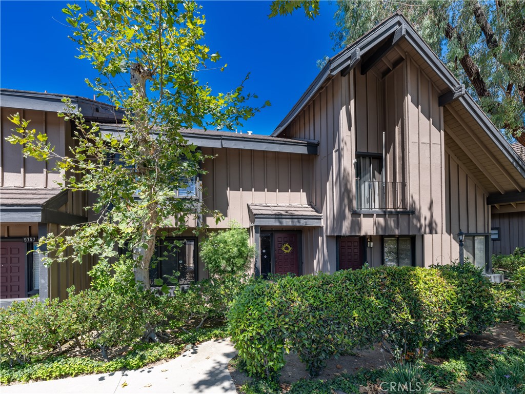 9757 Reseda Boulevard 71