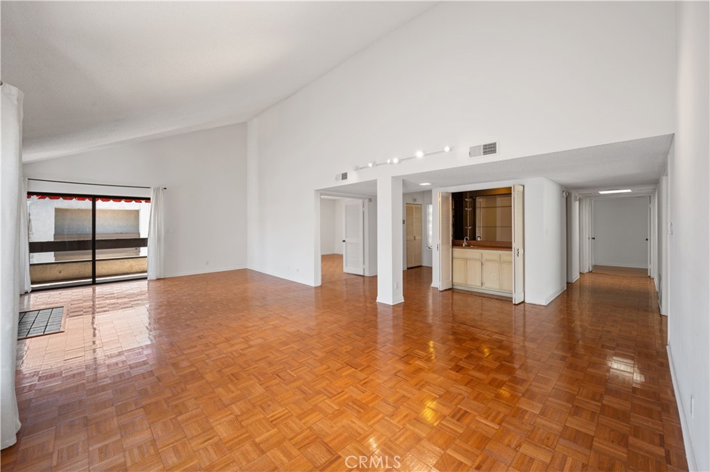 1325 Valley View Road 308