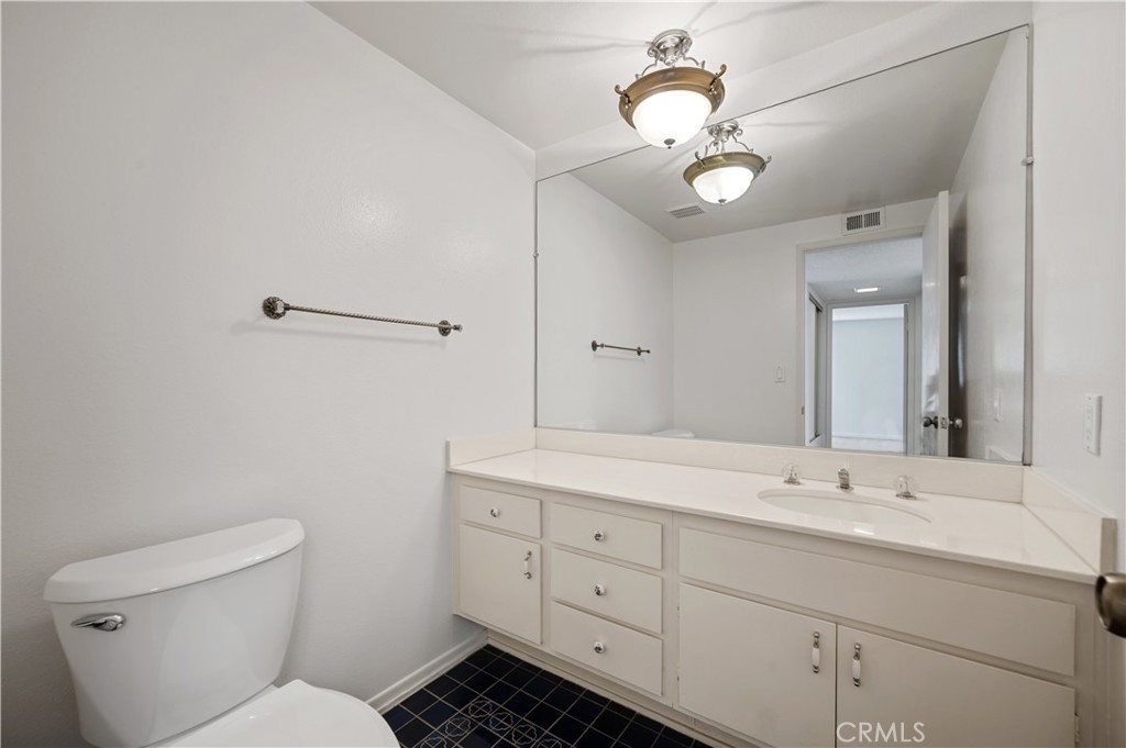 1325 Valley View Road 308