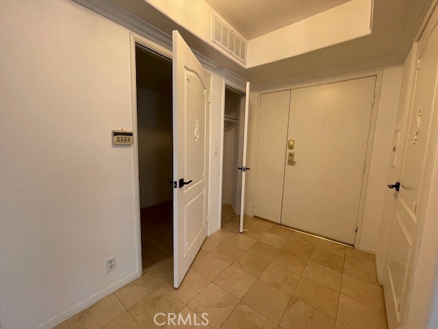 4426 Ventura Canyon 204