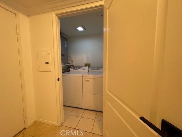 4426 Ventura Canyon 204