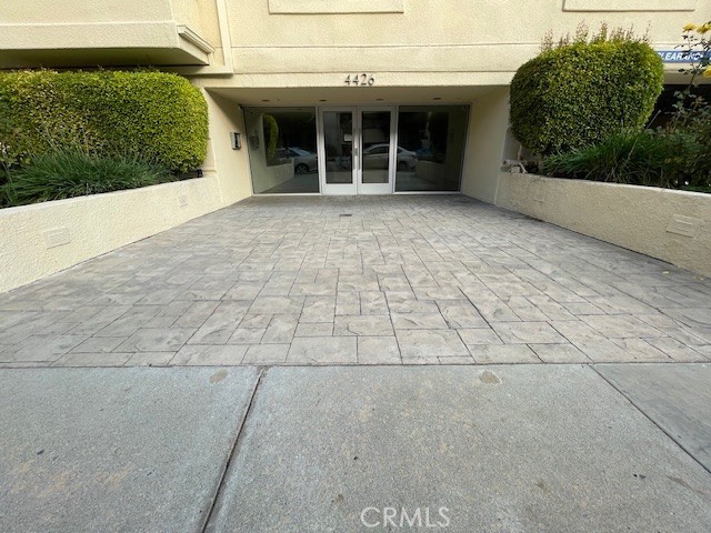 4426 Ventura Canyon 204