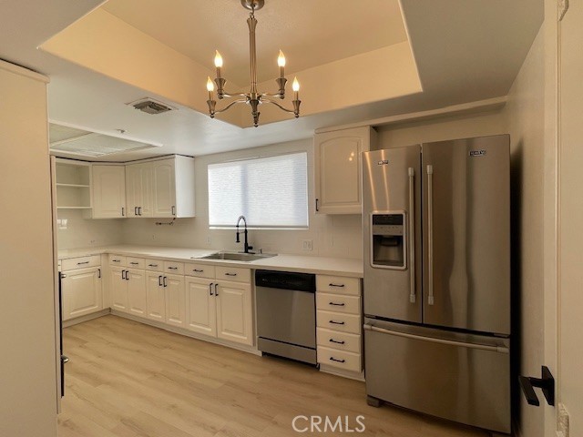 4426 Ventura Canyon 204