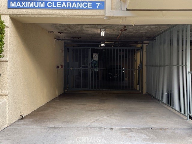 4426 Ventura Canyon 204