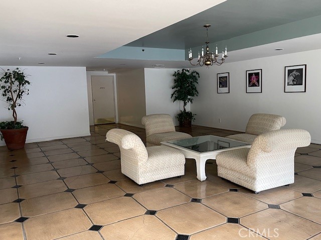 4426 Ventura Canyon 204