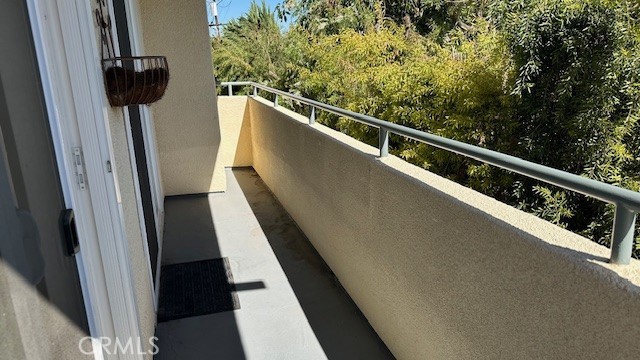 4426 Ventura Canyon 204