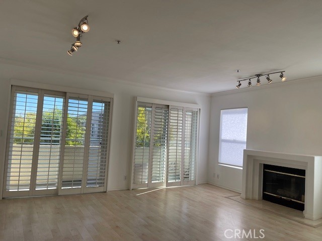 4426 Ventura Canyon 204