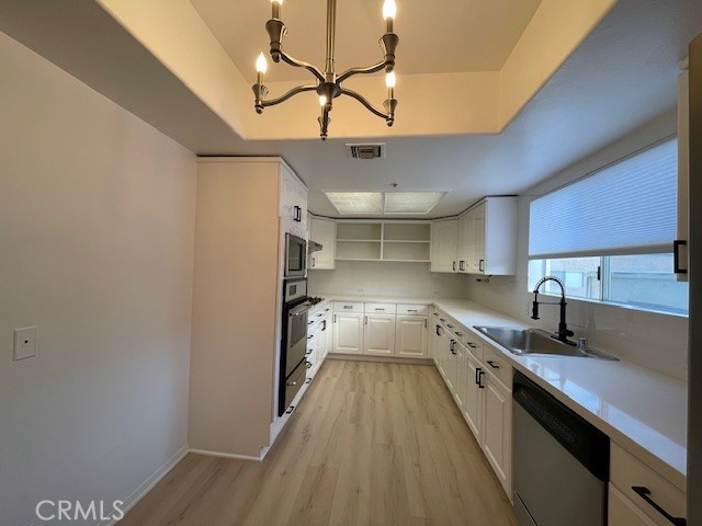 4426 Ventura Canyon 204